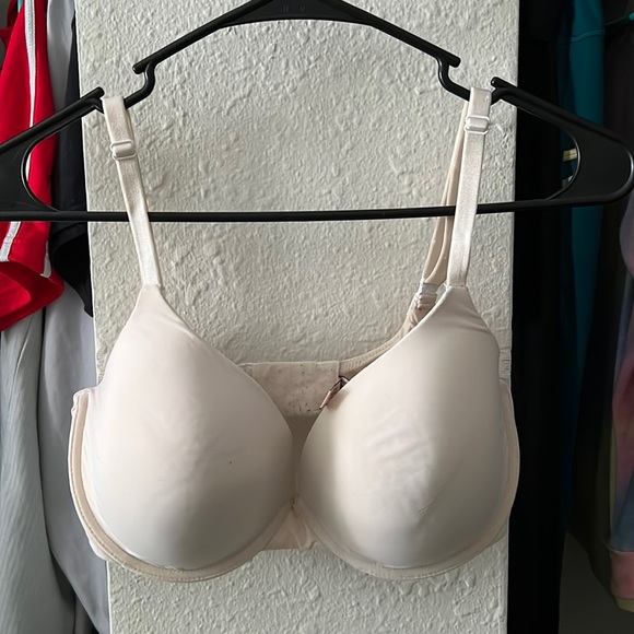Victoria’s Secret uplift semi Demi Bra - Picture 1 of 7